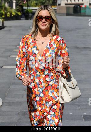 London, Großbritannien. Juni 2020. Ashley Roberts sah, wie er die Global Radio Studios in London verlassen hatte. Kredit: SOPA Images Limited/Alamy Live Nachrichten Stockfoto