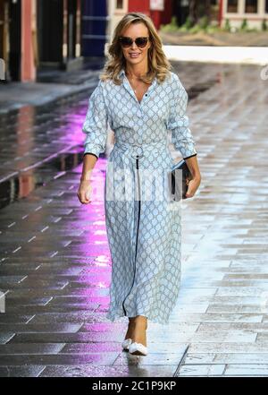London, Großbritannien. Juni 2020. Amanda Holden sah, wie sie die Global Radio Studios in London verlassen hatte. Kredit: SOPA Images Limited/Alamy Live Nachrichten Stockfoto