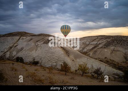 Heißluftballon in Kappadokien, Türkei. Stockfoto