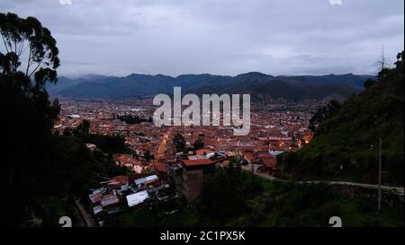 Luftaufnahme von Sonnenaufgang Panoramablick nach Cuzco, Peru Stockfoto