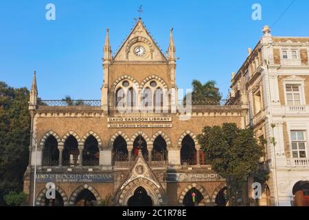 David Sassoon Library in Kala Ghoda Area, Fort, Mumbai, Indien, eines der vielen Gebäude aus der Kolonialzeit in diesem Teil der Stadt Stockfoto