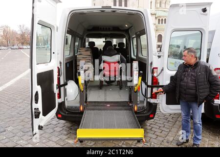 Minibus für körperlich behinderte Menschen Stockfoto