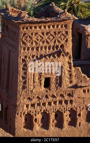 Turm von Kasbah Ait Ben Haddou Stockfoto