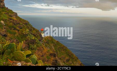 Weitaufnahme des makapuu Leuchtturms auf der Insel oahu Stockfoto