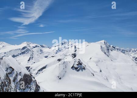 Blick vom 3029m hohen Kitzsteinhorn auf die Gipfel des Nationalparks hohe Tauern in Österreich Stockfoto