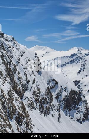 Blick vom 3029m hohen Kitzsteinhorn auf die Gipfel des Nationalparks hohe Tauern in Österreich Stockfoto