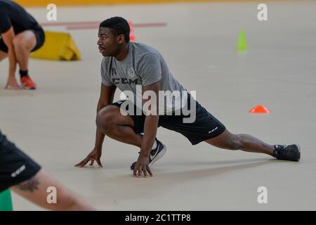 Lugano, Schweiz. Juni 2020. 15.06.20, Lugano, Corner Arena, Eishockey, Training nach Corona Virus: HC Lugano. Verteidiger Lucas Matewa Kredit: SPP Sport Pressefoto. /Alamy Live Nachrichten Stockfoto