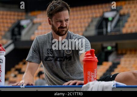 Lugano, Schweiz. Juni 2020. 15.06.20, Lugano, Corner Arena, Eishockey, Training nach Corona Virus: HC Lugano. Verteidiger Thomas Wellinger Kredit: SPP Sport Pressefoto. /Alamy Live Nachrichten Stockfoto