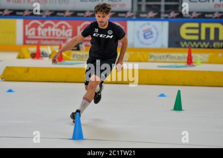 Lugano, Schweiz. Juni 2020. 15.06.20, Lugano, Corner Arena, Eishockey, Training nach Corona Virus: HC Lugano. Weiter Matteo Romanenghi Kredit: SPP Sport Pressefoto. /Alamy Live Nachrichten Stockfoto