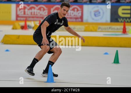 Lugano, Schweiz. Juni 2020. 15.06.20, Lugano, Corner Arena, Eishockey, Training nach Corona Virus: HC Lugano. Verteidiger Jari Näser Kredit: SPP Sport Presse Foto. /Alamy Live Nachrichten Stockfoto