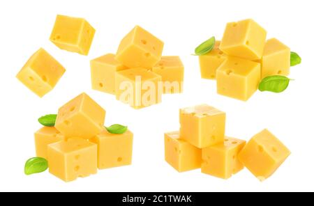 Stück Käse isoliert auf weißem Hintergrund. Stockfoto