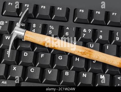 Computer und Pickaxe - Bitcoins Bergbau Stockfoto