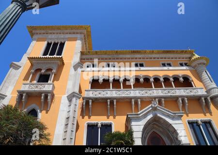 Wahrzeichen Portugals. Casa L. Perestrelo de Vasconcelos, neo-manuelline Architektur Villa in Cascais. Stockfoto