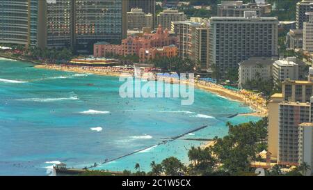 Die Aussicht auf Waikiki Beach vom Gipfel des Diamond Head. Stockfoto