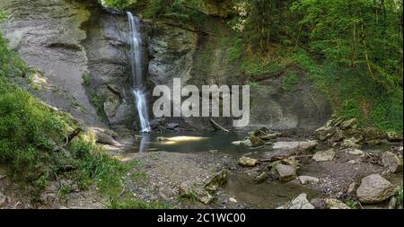 Wasserfall von Zillhausen - Panorama von links im Sommer bei Balingen auf der Schwäbischen Alb Stockfoto