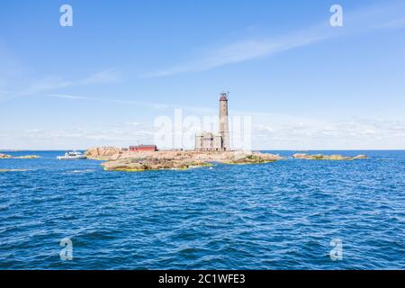 Luftaufnahme des Leuchtturms Bengtskär im Finnischen Meerbusen im Sommer Stockfoto