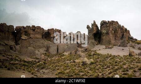 Sandsteinfelsen bei Imata in Salinas und Aguada Blanca National Reservation, Arequipa, Peru Stockfoto