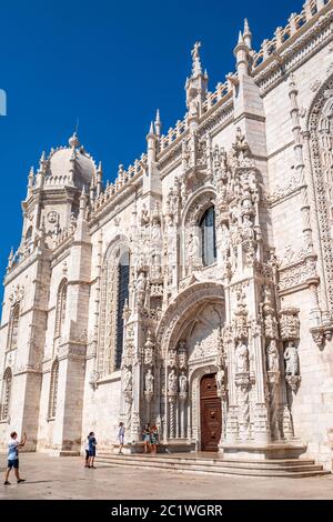 Das Kloster Jerónimos ('Ostero dos Jerónimos') ist ein ehemaliges Kloster des Ordens des Heiligen Hieronymus in Belém, Lissabon, Portugal. Stockfoto