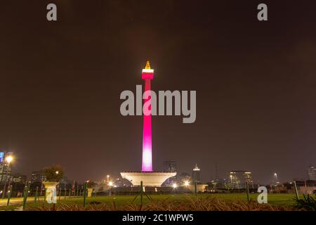 Wunderschöne Landschaft des Monas Monument, die Ikone von Jakarta in der Nacht Stockfoto