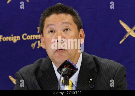 Der Gouverneurskandidat Takashi Tachibana aus Tokio spricht während einer Pressekonferenz im Club der ausländischen Korrespondenten von Japan am 16. Juni 2020 in Tokio, Japan. Die Gouverneurswahl findet am 5. Juli statt. Quelle: Rodrigo Reyes Marin/AFLO/Alamy Live News Stockfoto