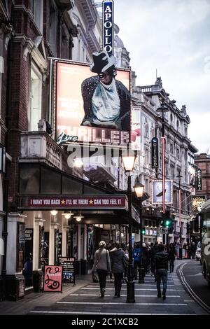 Michael Jackson Thriller Live im Londoner West End am Abend Stockfoto