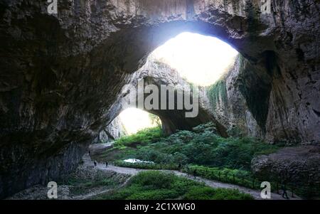 Devetaska Höhle, irgendwo in Bulgarien. Dies wird von zahlreichen Fledermäuse Familien bevölkert. Stockfoto