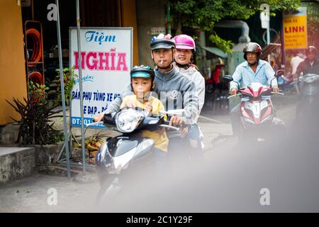 Can Tho, Vietnam - Februar 2020 : farbenfroher Morgenmarkt. Lokaler Markt für frische Lebensmittel. Stockfoto