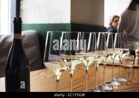 Champagner in den Gläsern beim Bankett Stockfoto