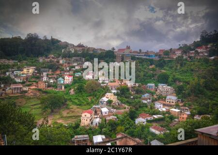 Luftpanorama zur Stadt Fianarantsoa bei Sonnenuntergang, Madagaskar Stockfoto