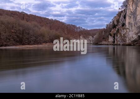 Donau Schlucht in der Nähe von Kloster Weltenburg am Abend Stockfoto