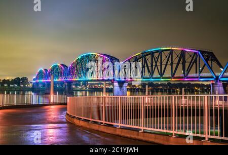 Big Four Bridge über den Ohio River zwischen Louisville, Kentucky und Jeffersonville, Indiana Stockfoto