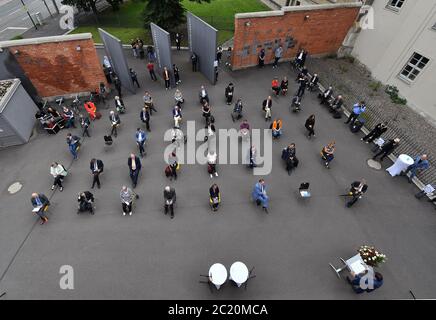 16. Juni 2020, Thüringen, Erfurt: Die Gedenkveranstaltung am 17. Juni 1953 findet in der Gedenkstätte Andreasstraße statt. Vor 67 Jahren gab es in der DDR einen Volksaufstand, der unter anderem wegen der schlechten Versorgungslage blutig unterdrückt wurde. Die sowjetische Armee benutzte auch Panzer. Foto: Martin Schutt/dpa-Zentralbild/dpa Stockfoto