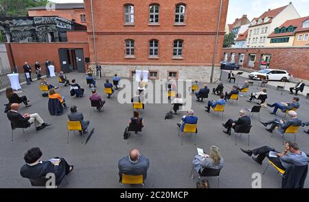16. Juni 2020, Thüringen, Erfurt: Die Gedenkveranstaltung am 17. Juni 1953 findet in der Gedenkstätte Andreasstraße statt. Vor 67 Jahren gab es in der DDR einen Volksaufstand, der unter anderem wegen der schlechten Versorgungslage blutig unterdrückt wurde. Die sowjetische Armee benutzte auch Panzer. Foto: Martin Schutt/dpa-Zentralbild/dpa Stockfoto