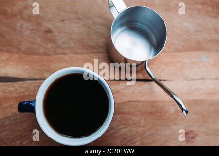 Draufsicht Espresso Kaffee und Tasse auf Holz Stockfoto