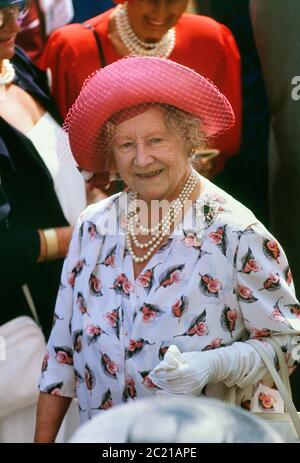 Königin Elizabeth, die Königinmutter Teilnahme an Royal Ascot, Berkshire, England, UK. Ca. 1989 Stockfoto