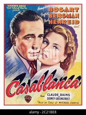 Casablanca 40's Vintage Film Poster Casablanca ein amerikanischer romantischer Dramafilm aus dem Jahr 1942 unter der Regie von Michael Curtiz. Die Filmstars Humphrey Bogart, Ingrid Bergman und Paul Henreid; es gibt auch Claude Rains, Conrad Veidt, Sydney Greenstreet, Peter Lorre und Dooley Wilson. Während des zweiten Weltkriegs konzentriert es sich auf einen amerikanischen Expatriaten, der sich zwischen seiner Liebe zu einer Frau entscheiden muss und ihr und ihrem Mann, einem tschechischen Widerstandsführer, bei der Flucht aus der von Vichy kontrollierten Stadt Casablanca hilft, um seinen Kampf gegen die Nazi-Truppen fortzusetzen Stockfoto