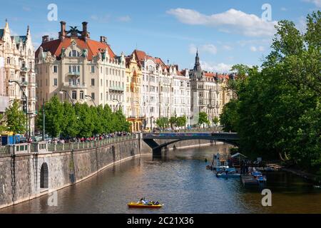 Masarykovo Nabrezi Straße in Prag Stockfoto