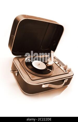 Vintage Plattenspieler isoliert auf weißem Hintergrund. Vinyl-Player Stockfoto