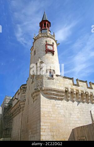 Uhrturm auf dem Rathaus in der Altstadt von La Rochelle, Charente Maritime, Frankreich. Stockfoto