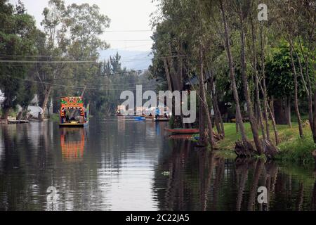Die Insel der Puppen (La Isla de las Muñecas) kleine Inseln im Xochimilco-See, Mexiko-Stadt, Mexiko Stockfoto