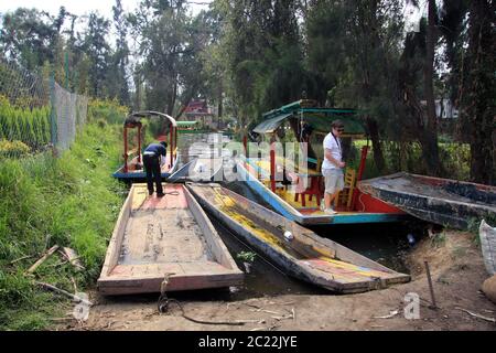 Die Insel der Puppen (La Isla de las Muñecas) kleine Inseln im Xochimilco-See, Mexiko-Stadt, Mexiko Stockfoto