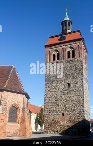 Market Tower und St. John's Church Stockfoto