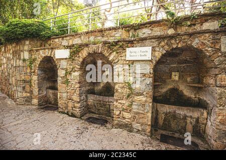 Brunnen von Haus der Jungfrau Maria (meryemana), Ephesus, Türkei. Diese Brunnen sind heilende Eigenschaften zu haben. Stockfoto