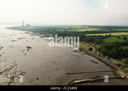 Aeriald Drone Blick auf die Küste von Fife nach Westen in Richtung Longannet Stockfoto