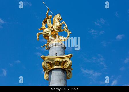 Statue des Hl. Georg und der Drache in Tiflis, Georgien Stockfoto