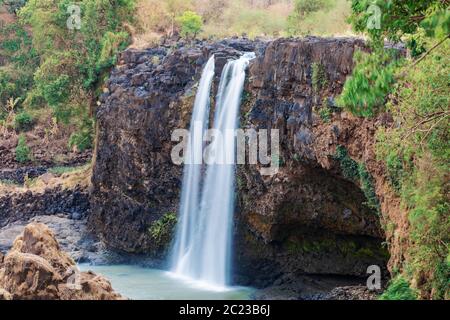 Der Blaue Nil fällt. Wasserfall auf dem Blauen Nil in der trockenen Jahreszeit ohne Wasser. Natur und Reisen. Afrika Äthiopien Wüste, Amhara, Bahir Da Stockfoto