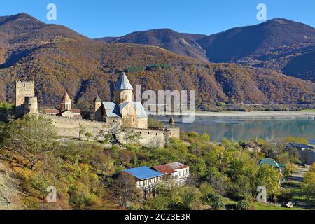 Ananuri Festung und Kloster in Georgien. Stockfoto