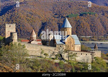 Ananuri Festung und Kloster in Georgien. Stockfoto