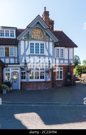 The Merlins Cave Public House, High Street, Chalfont St. Giles, Buckinghamshire, England, Großbritannien Stockfoto