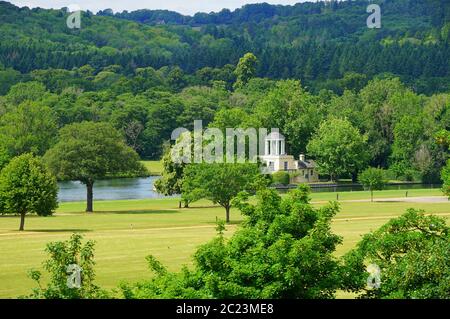 Temple Island auf der Themse von der Remenham Church Lane aus gesehen Stockfoto